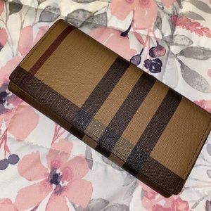 BURBERRY WALLET🧡🖤